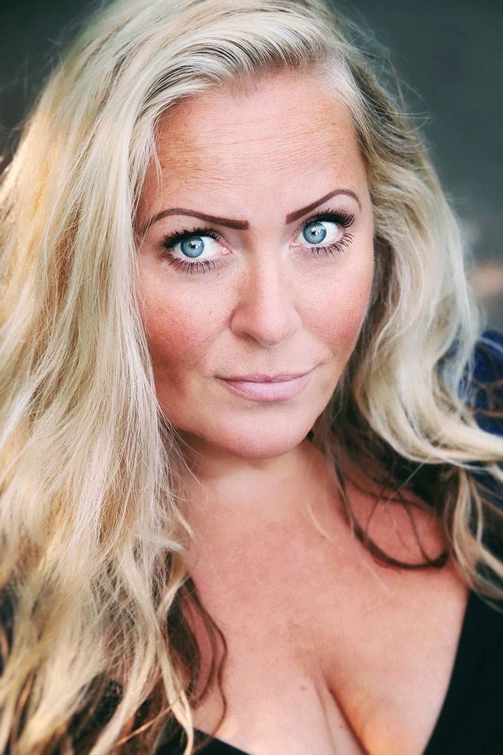 Nicole Headshot
